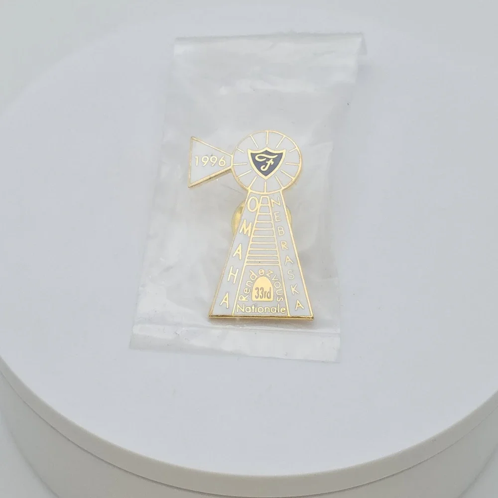 1996 OMAHA, NEBRASKA Pin Brooch 33rd National Rendezvous White Enamel Gold Tone‎